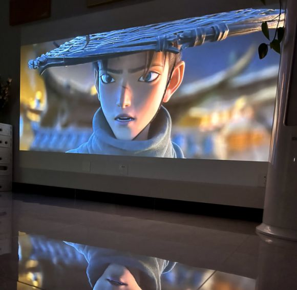五一用大眼橙C2 Ultra宅家嗨翻天pg电子试玩平台2025宝藏投影仪推荐(图2)